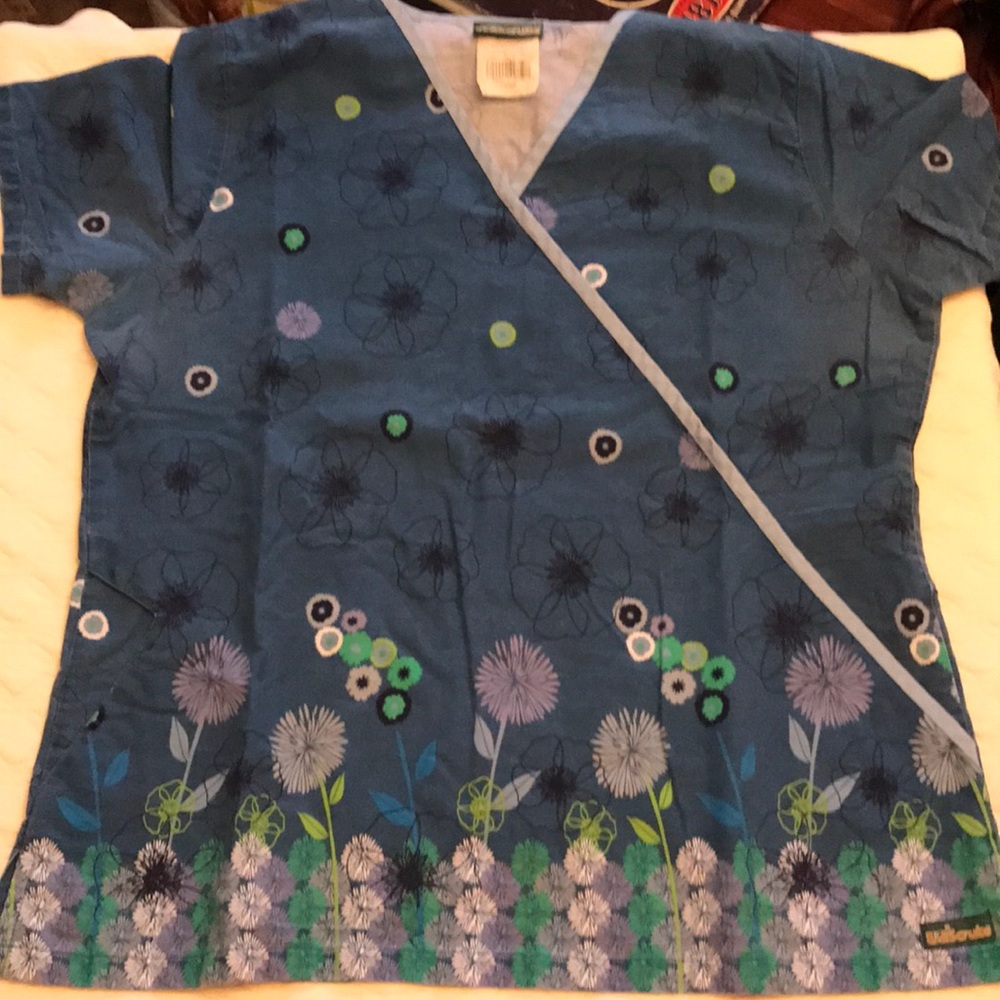 1 set of scrubs